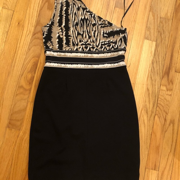 BCBG Maxaxria Off the Shoulder Black and Tan Dress - Picture 6 of 6
